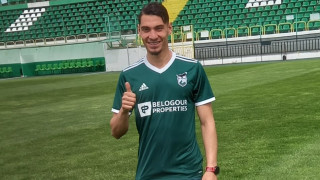 Офанзивният халф Мохамед Брахими е второто ново попълнение на новата