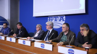 Загърбване на шаблонните и крайни позиции както от българска така