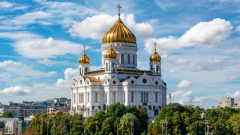 Мъж наводни катедралата "Христос спасител" в Москва