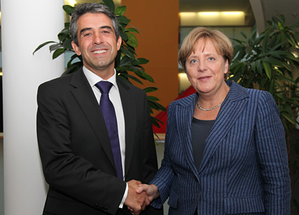 Плевнелиев поздрави Меркел за изборната победа