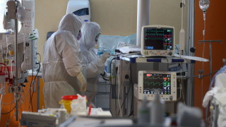 Товар с инструменти и устройства за механична вентилация за пациенти с