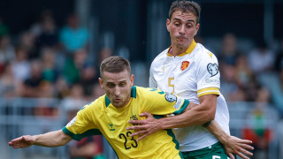 Снажният централен защитник Алекс Петков имаше няколко добри включвания в