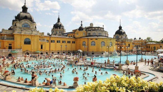 Да се сгреем в топла минерална вода докато навън вали