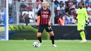 Централният бранител Симон Кяeр ще напусне Милан когато контрактът му