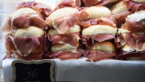 Холандски митничари иззеха сандвичи с шунка от британски шофьори