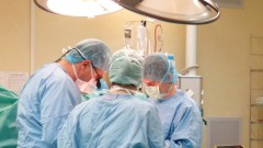 Съдови хирурзи спасиха 48-годишен мъж от ампутация