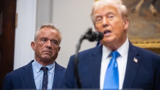 Президентът на САЩ Доналд Тръмп подкрепи спорни твърдения за връзка