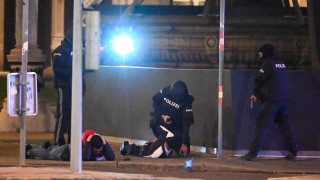 Терористи нападнаха наведнъж шест места във Виена съобщава телевизия ORF