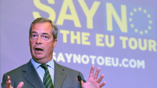 Британският евроскептик Найджъл Фараж се завръща в политиката за да