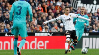 Барселона вече преговаря с Валенсия за нападателя Родриго Морено Вчера