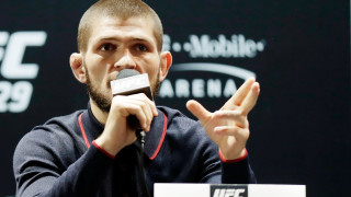 Шампионът в лека категория на UFC Хабиб Нурмагомедов демонстрира уважението