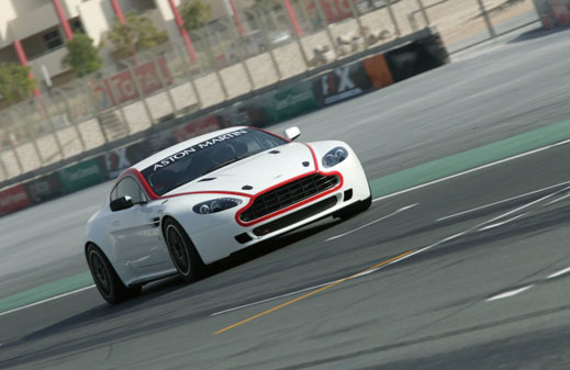 Aston Martin Racing пуснаха Vantage GT4