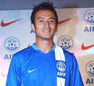 Индийски футболист отказа да носи олимпийския факел