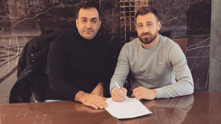 Николай Бодуров официално подписа с иранския гранд Естеглал Техеран По рано