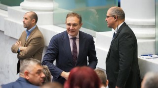 На 11 тия път в който народните представители от 51 тия парламент