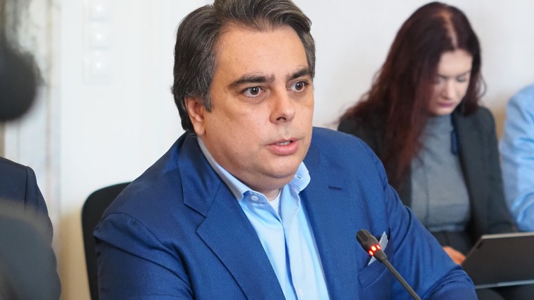 Асен Василев: Ако г-н Борисов скъса с г-н Пеевски, да се обади