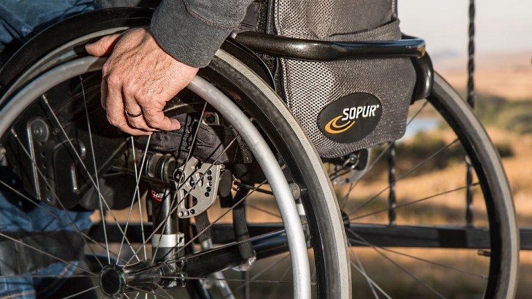 Общо 8800 хора с увреждания са започнали работа чрез посредничеството