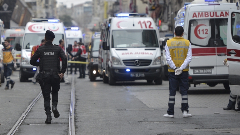 Двама от убитите в Истанбул са американци