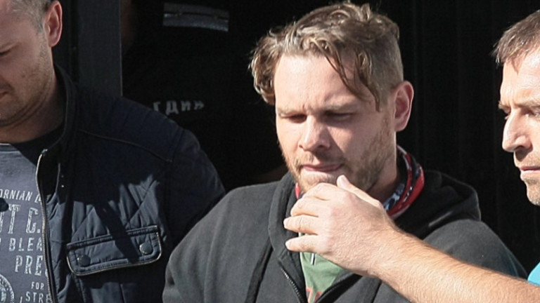 Полфрийман пред австралийски медии: Имам паспорт, властите пречат на посолството