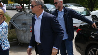 Разпитваха ме във връзка с есемесите които вие първо бяхте