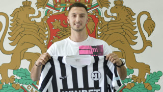 Локомотив Пловдив представи Емил Янчев Той е първото ново попълнение