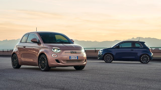 Изцяло електрическият Fiat 500 се оказа в неясна ситуация в средата
