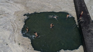 Неотдавнашната инвазия на гъста слузеста утайка в Мраморно море в