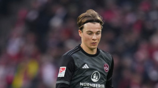 Полузащитникът на Нюрнберг Каспар Яндер е привлякъл вниманието на цели осем