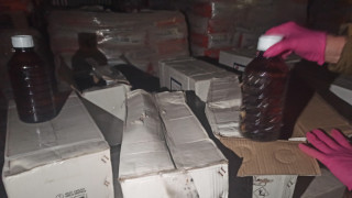 Над 1900 литра и 1500 килограма нелегални пестициди са задържани