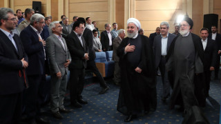 Иранският президент Хасан Рохани коментира че Ислямската република може да седне