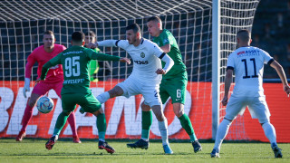 Двама от футболистите на Славия Емил Виячки и Тони Тасев