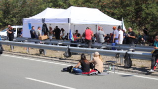 Девети ден миньори и енергетици не вдигат блокадите от автомагистрала