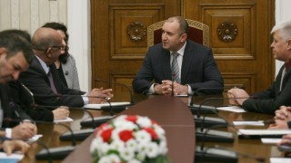 България оценява високо ролята на Алжир за стабилизирането на региона