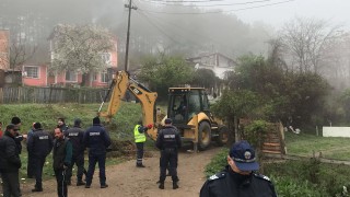 Събарят 54 незаконни къщи в квартал Лозенец в Стара Загора