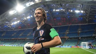 Лидерът на хърватския национален отбор Лука Модрич отрече да се интересува