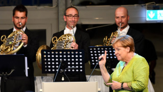 Меркел не вижда Германия във военноморска мисия на САЩ в Ормуз