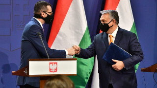 Полша предупреди Меркел за готовността си да наложи вето на евробюджета