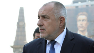 Петъчните вестници отделят съществено място на драмите между политическите партии