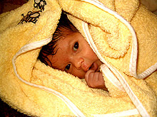 Откриха изоставено новородено в Пловдив 