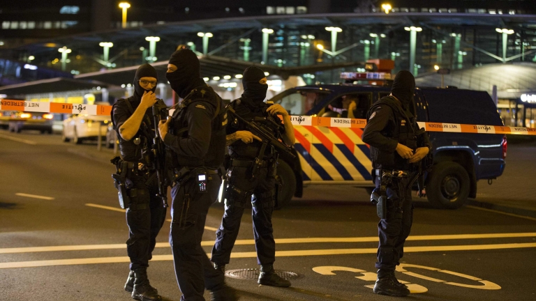 Холандия екстрадира във Франция терорист, хванат с фалшива българска лична карта