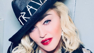 Мадона публикува голо селфи