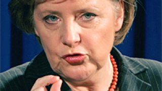 Меркел осъди атентата срещу германски военни в Афганистан