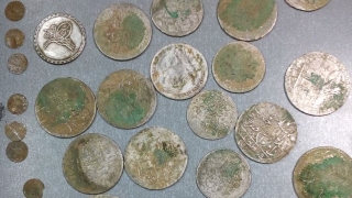Спряха износ на старинни монети към Сърбия 