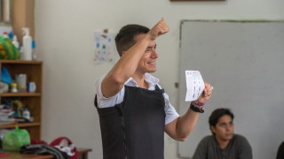 С 93 от преброените гласове избирателните служители казаха че бизнесменът