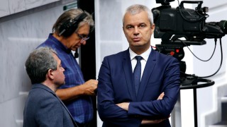 Парламентарната група на Възраждане не е участвала в тайни срещи