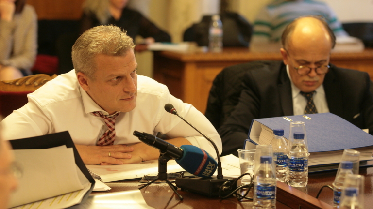 Без особен интерес депутатите изслушаха Москов за здравната карта