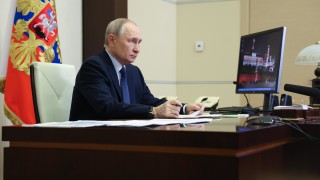 Путин прави опит да изолира Украйна и Европа от преговорите за мир