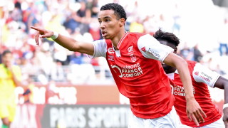 Френският шампион Пари Сен Жермен не картотекира Юго Екитике и