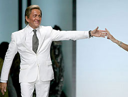 Валентино с прощално ревю на седмицата на модата в Париж