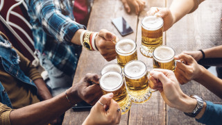 Кабинетът Денков Габриел повишава размера на стипендиите за студенти в държавните